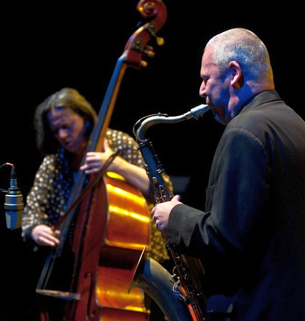 Joëlle Léandre & Akosh Szelevényi