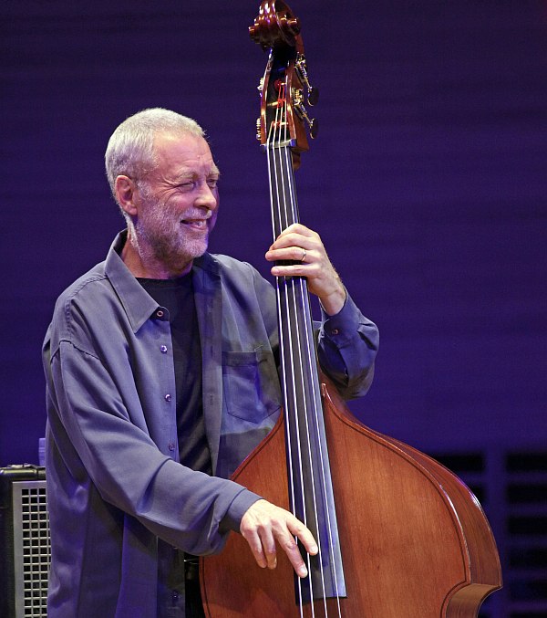 Dave Holland (photo © Vladimir Korobitsyn)