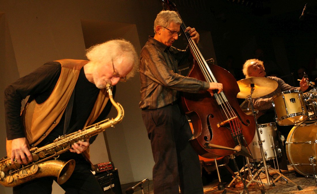 Jones Jones: Larry Ochs, Mark Dresser, Vladimir Tarasov