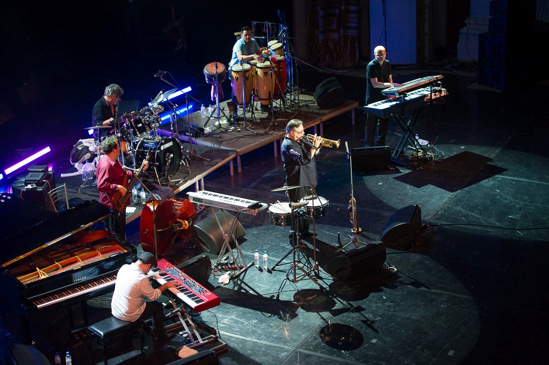 Arturo Sandoval y su banda (photo © Alexei Molchanovsky)