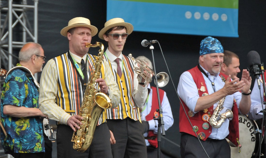 Участники «Уральского диксиленда» и Lamarotte Jazzband