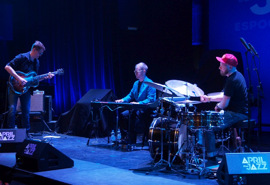 Teemu Viinikainen Trio