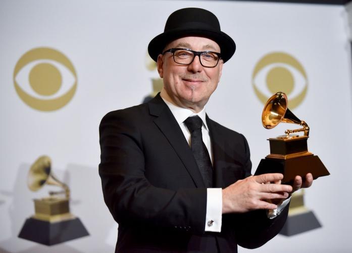 Брайан Линч и его Grammy (фото Jim Ruymen/UPI)